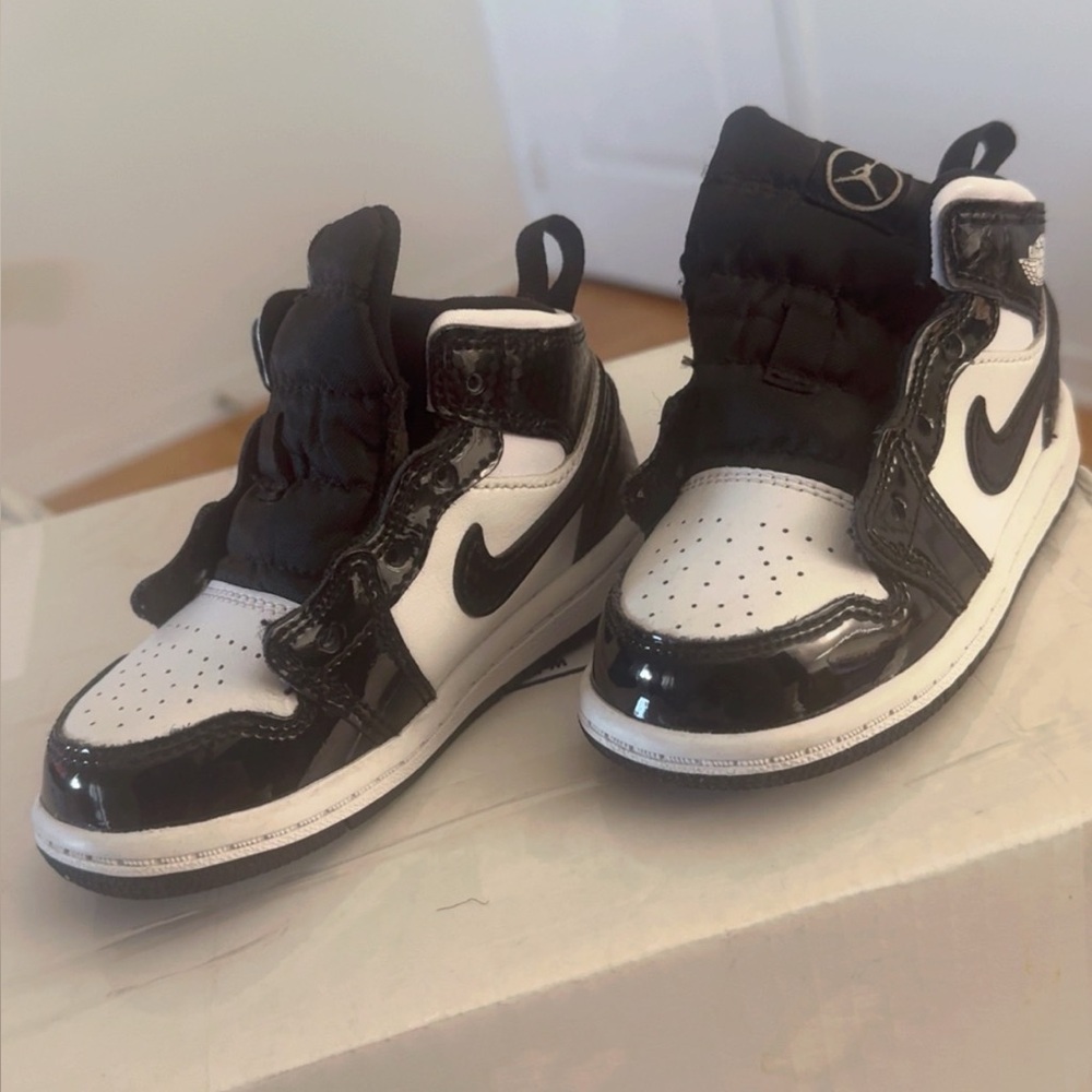 Nike Kids Black and White Sneakers